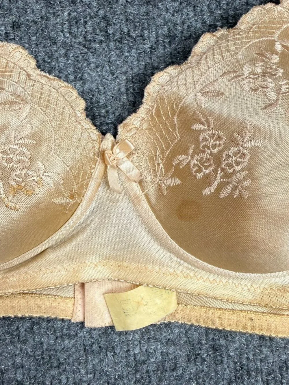 Vintage Tan Embroidered Underwire Bra Size M Satin Lace Lingerie As-Is
